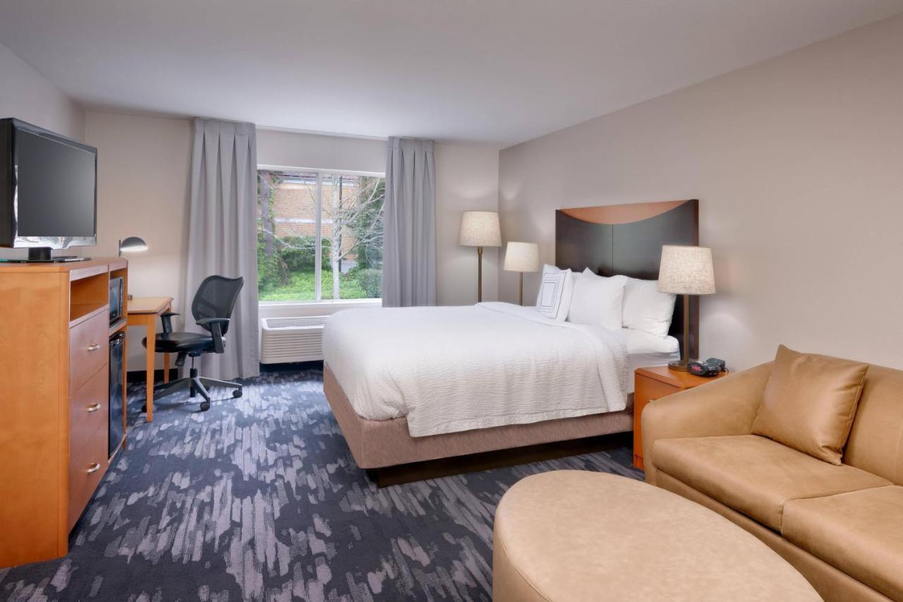Fairfield Inn & Suites Seattle Bellevue/Redmond Exterior photo