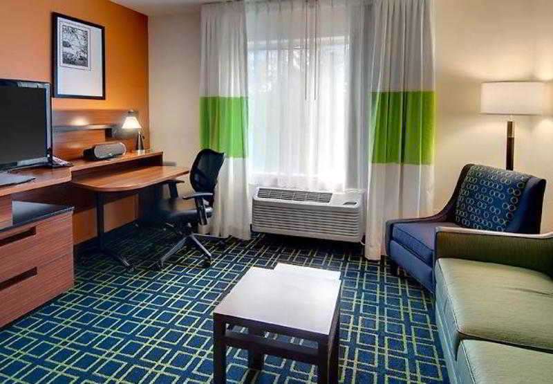 Fairfield Inn & Suites Seattle Bellevue/Redmond Exterior photo